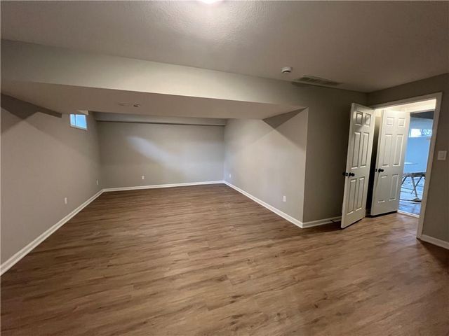 4902 NW Nantucket Drive, Blue Springs, MO 64015