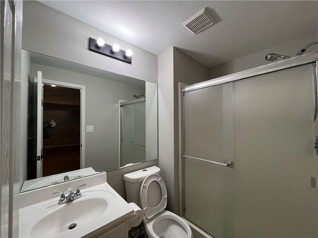 4902 NW Nantucket Drive, Blue Springs, MO 64015