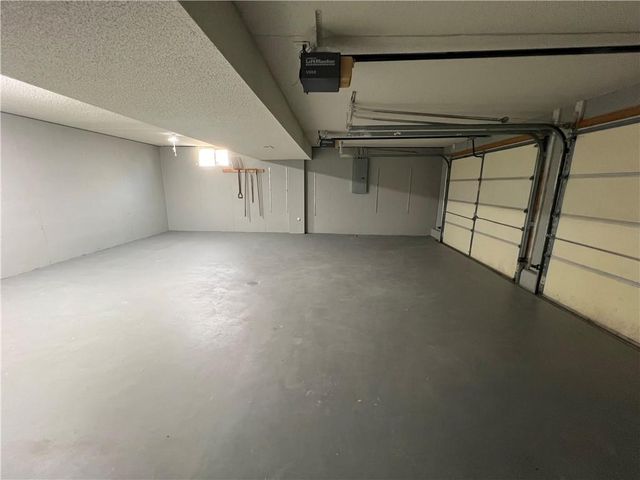 4902 NW Nantucket Drive, Blue Springs, MO 64015