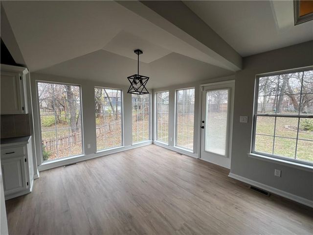 4902 NW Nantucket Drive, Blue Springs, MO 64015