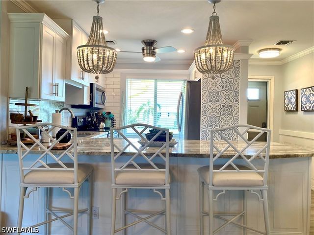 306 Palm DR 2, Naples, FL 34112