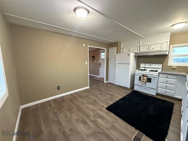 685 5th Avenue, Ulm, MT 59485