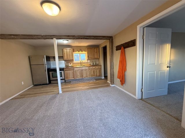 685 5th Avenue, Ulm, MT 59485