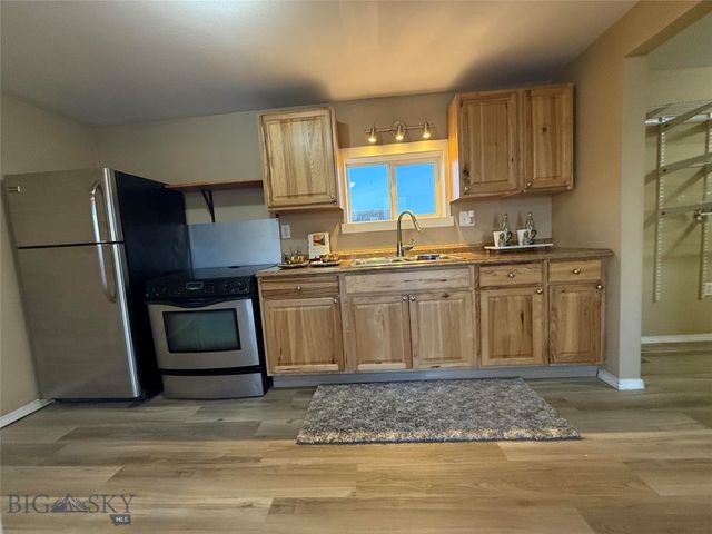 685 5th Avenue, Ulm, MT 59485