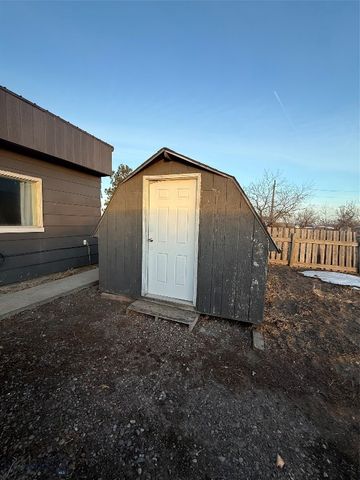 685 5th Avenue, Ulm, MT 59485