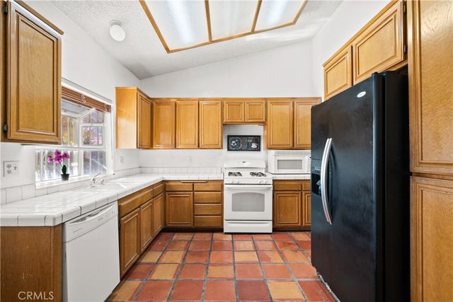 1536 E Avenue J4, Lancaster, CA 93535