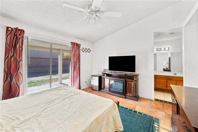 1536 E Avenue J4, Lancaster, CA 93535