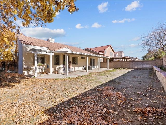 1536 E Avenue J4, Lancaster, CA 93535