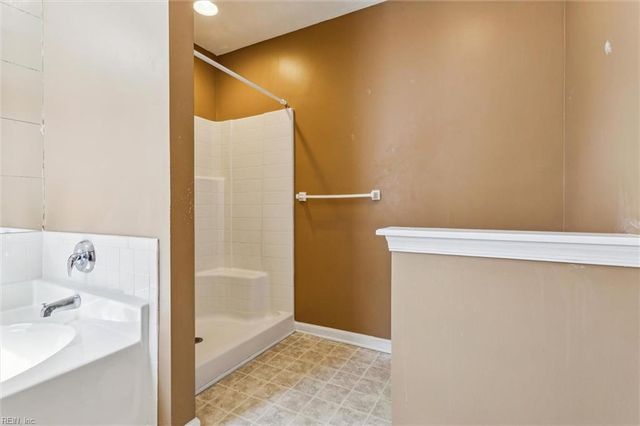 2001 Kelsey Bay CT, Chesapeake, VA 23323