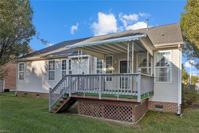 2001 Kelsey Bay CT, Chesapeake, VA 23323