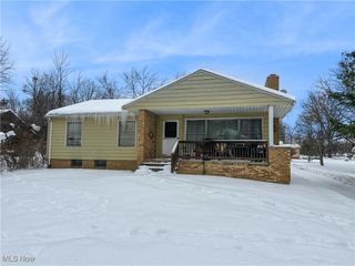 1915 E Wallings Road, Broadview Heights, OH 44147