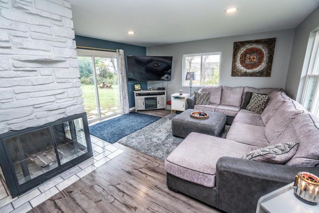 W215N5363 Ada COURT, Menomonee Falls, WI 53051