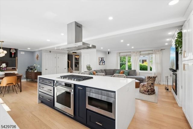 110 Shady Ln, Randolph Twp., NJ 07869