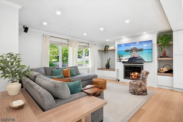 110 Shady Ln, Randolph Twp., NJ 07869