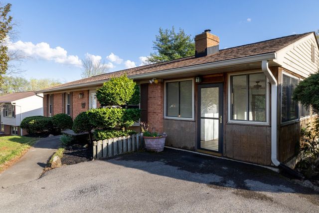 3856 Bower RD, Roanoke, VA 24018