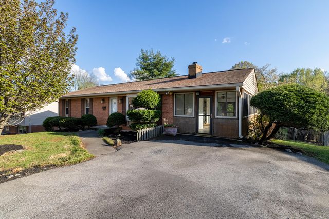 3856 Bower RD, Roanoke, VA 24018