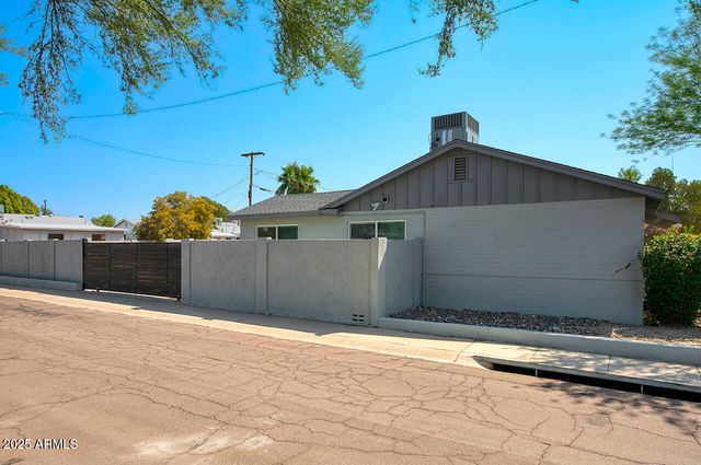 1002 E BUTLER Drive, Phoenix, AZ 85020