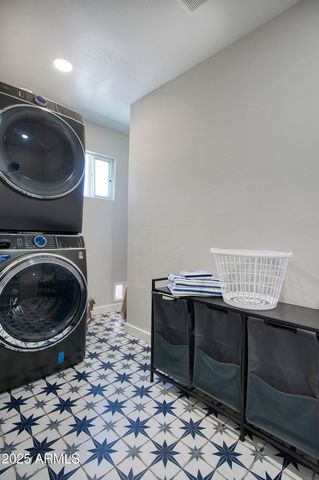 1002 E BUTLER Drive, Phoenix, AZ 85020