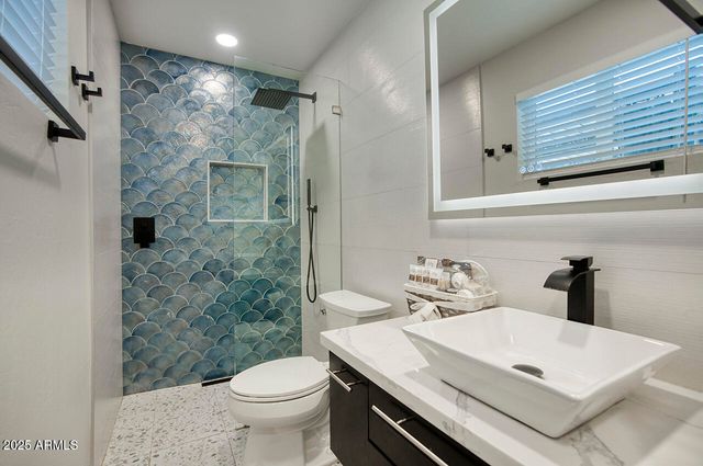 1002 E BUTLER Drive, Phoenix, AZ 85020