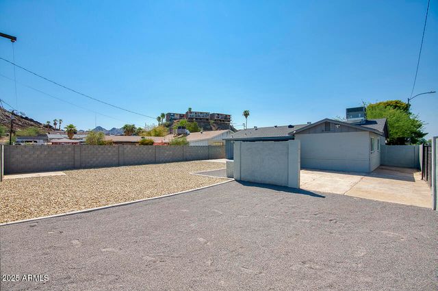 1002 E BUTLER Drive, Phoenix, AZ 85020