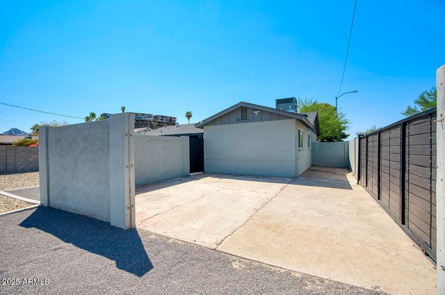 1002 E BUTLER Drive, Phoenix, AZ 85020