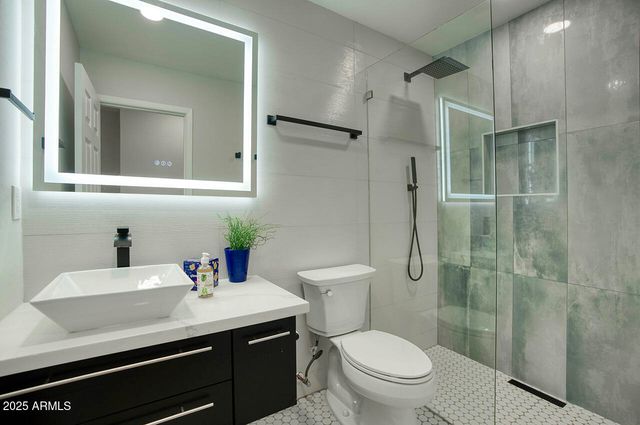 1002 E BUTLER Drive, Phoenix, AZ 85020