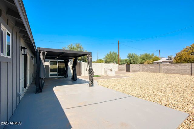 1002 E BUTLER Drive, Phoenix, AZ 85020