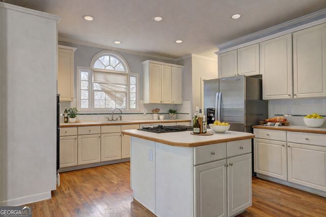 980 Laurel Springs Lane SW, Marietta, GA 30064