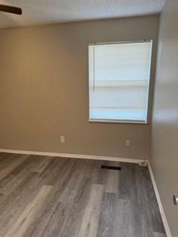 10401 SYCAMORE Avenue, Kansas City, MO 64134