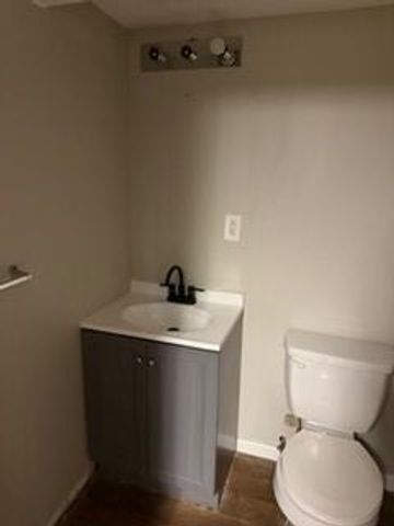 10401 SYCAMORE Avenue, Kansas City, MO 64134