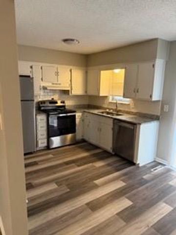 10401 SYCAMORE Avenue, Kansas City, MO 64134