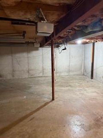 10401 SYCAMORE Avenue, Kansas City, MO 64134