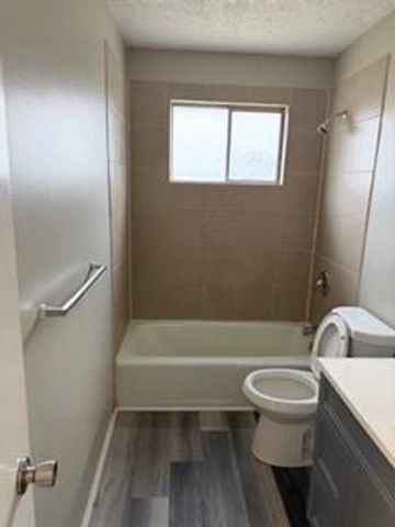 10401 SYCAMORE Avenue, Kansas City, MO 64134