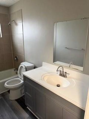 10401 SYCAMORE Avenue, Kansas City, MO 64134
