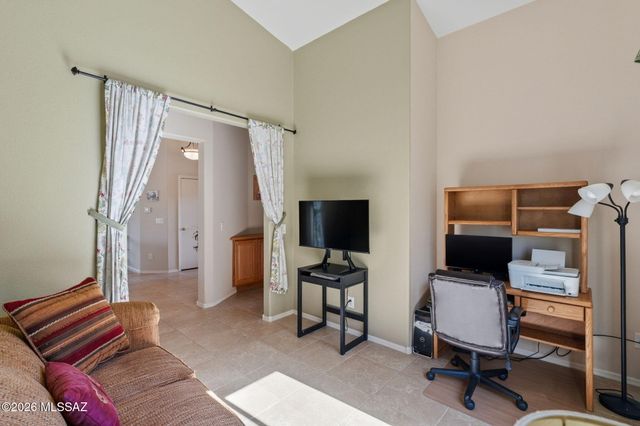 971 N Desert Deer Ps, Green Valley, AZ 85614