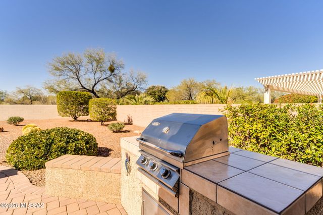 971 N Desert Deer Ps, Green Valley, AZ 85614