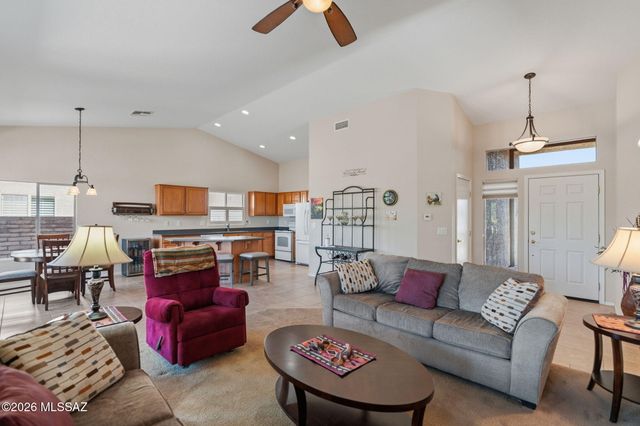 971 N Desert Deer Ps, Green Valley, AZ 85614