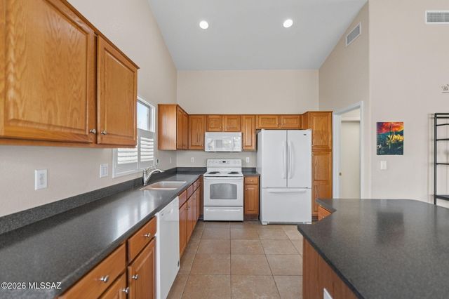 971 N Desert Deer Ps, Green Valley, AZ 85614