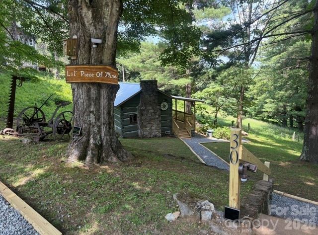 30 Grove Park, Waynesville, NC 28786