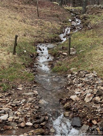 30 Grove Park, Waynesville, NC 28786