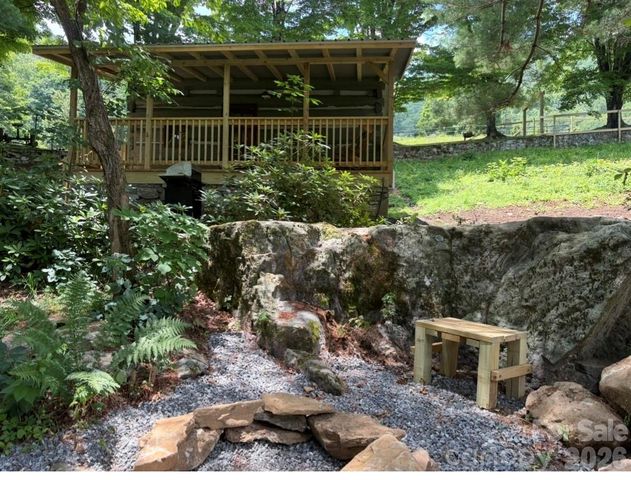 30 Grove Park, Waynesville, NC 28786