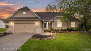 16222 Pine Lake Forest Court, Fenton Charter Township, MI 48451