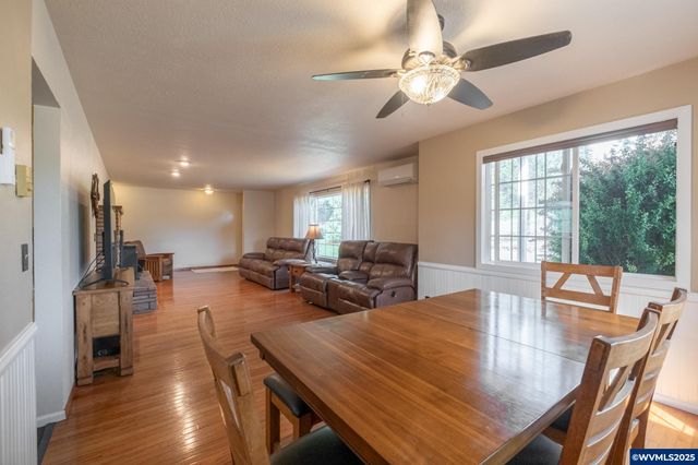 38225 Mount Hope Dr, Lebanon, OR 97355