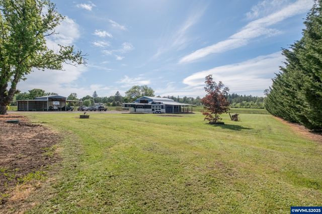 38225 Mount Hope Dr, Lebanon, OR 97355