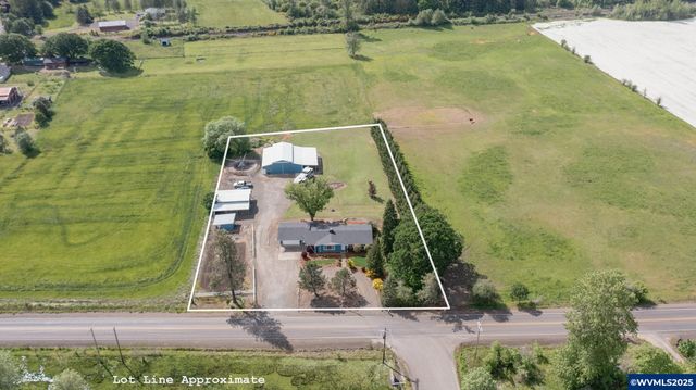38225 Mount Hope Dr, Lebanon, OR 97355