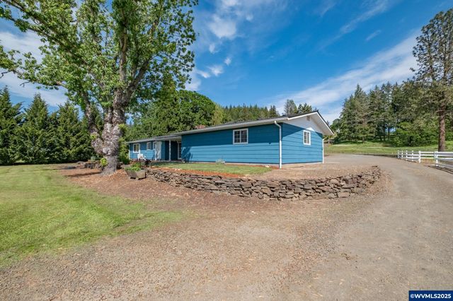 38225 Mount Hope Dr, Lebanon, OR 97355