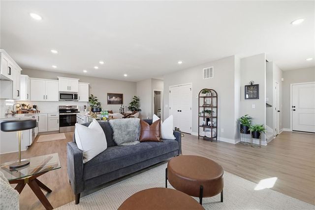 4723 Brentwood Avenue, Kansas City, MO 64136