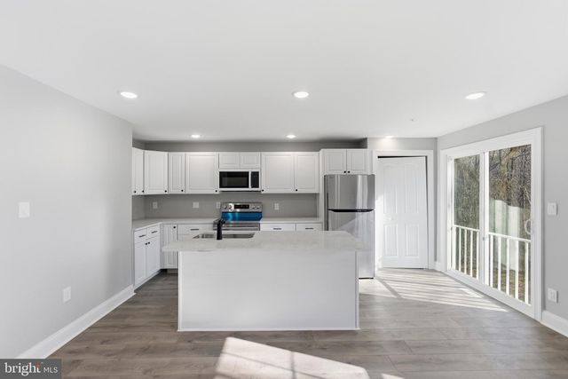 1606 DEEP GORGE CT, Oxon Hill, MD 20745