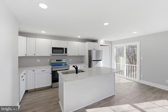 1606 DEEP GORGE CT, Oxon Hill, MD 20745