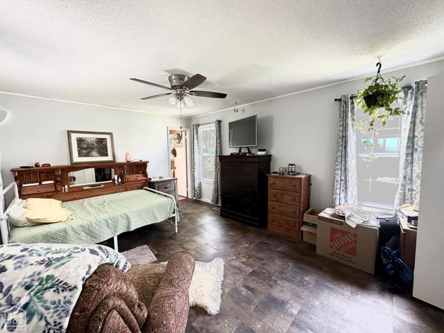 300 Fairway Dr, Horseshoe Bend, AR 72512